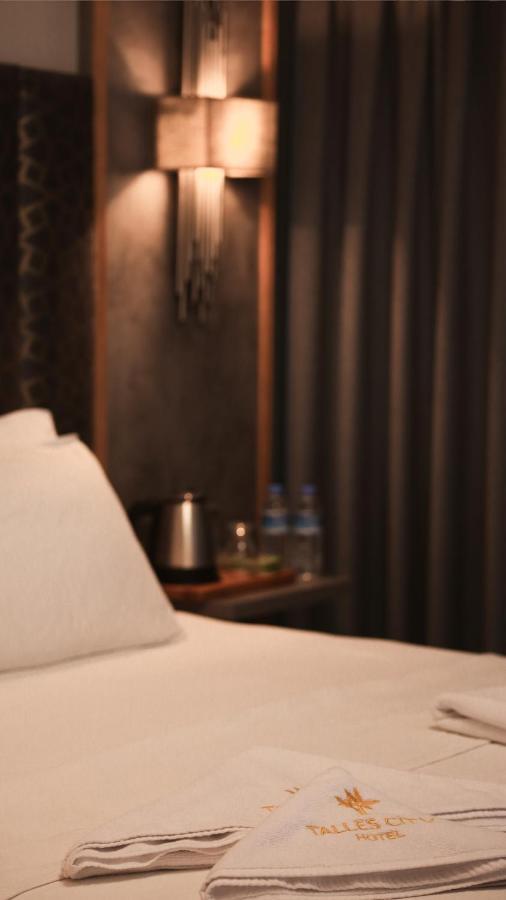 Talles City Hotel Smirne Esterno foto