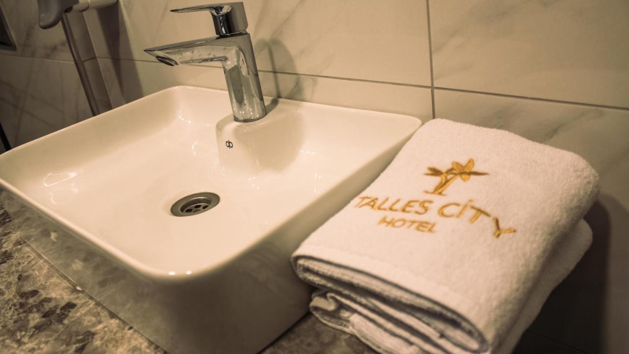 Talles City Hotel Smirne Esterno foto
