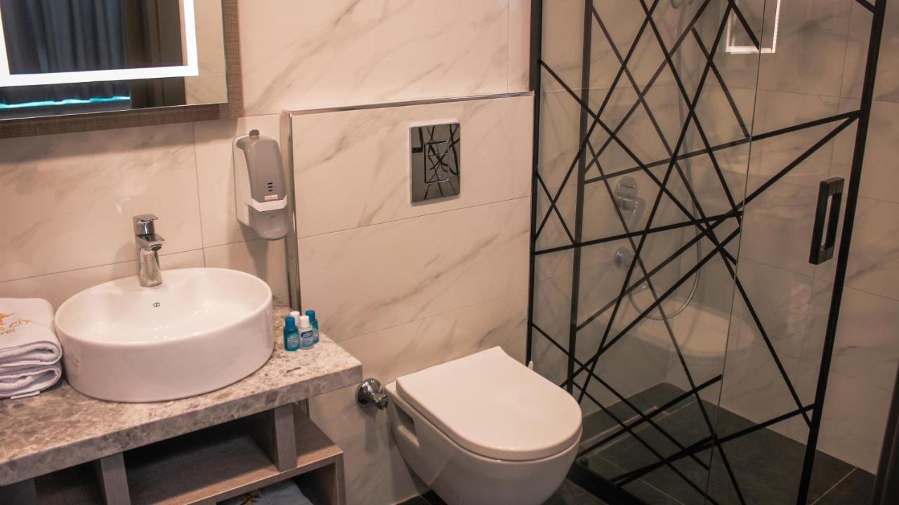 Talles City Hotel Smirne Esterno foto