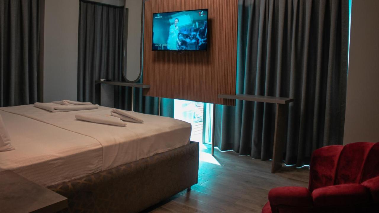 Talles City Hotel Smirne Esterno foto