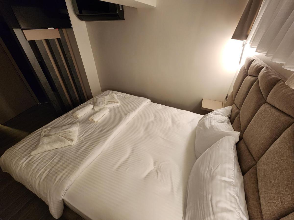 Talles City Hotel Smirne Esterno foto