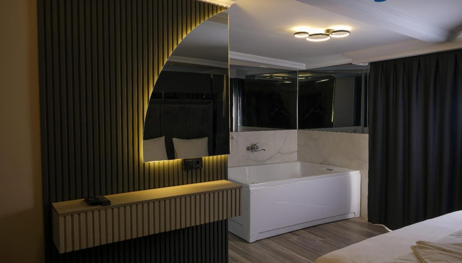 Talles City Hotel Smirne Esterno foto